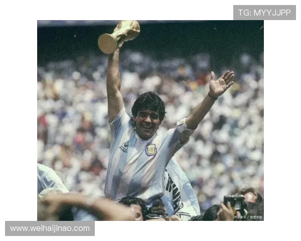 聚焦世界杯赛场深度讲述一位传奇足球运动员非凡成长精彩奋斗之路