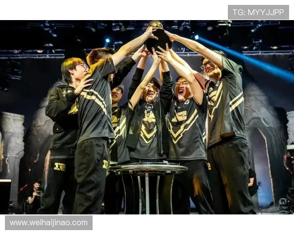 RNG战队实力蜕变引发热议英雄联盟赛场新格局探讨