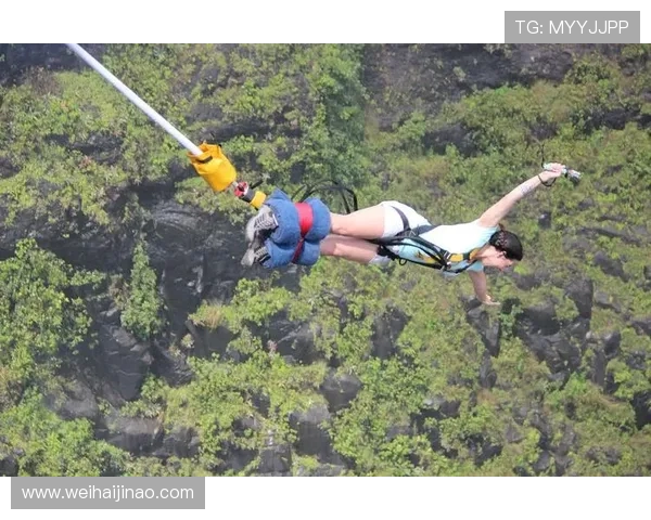 北京极限运动队在攀岩联赛中的团队协作表现分析与点评